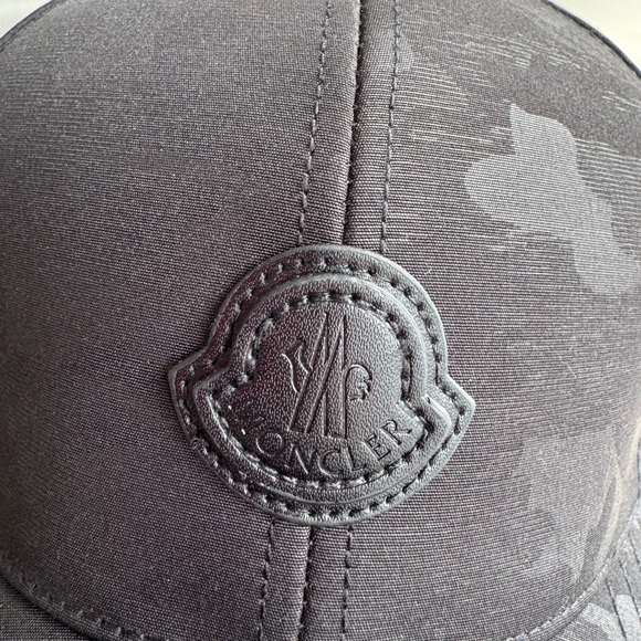 Moncler Logo Camouflage Hat - Picture 3 of 9